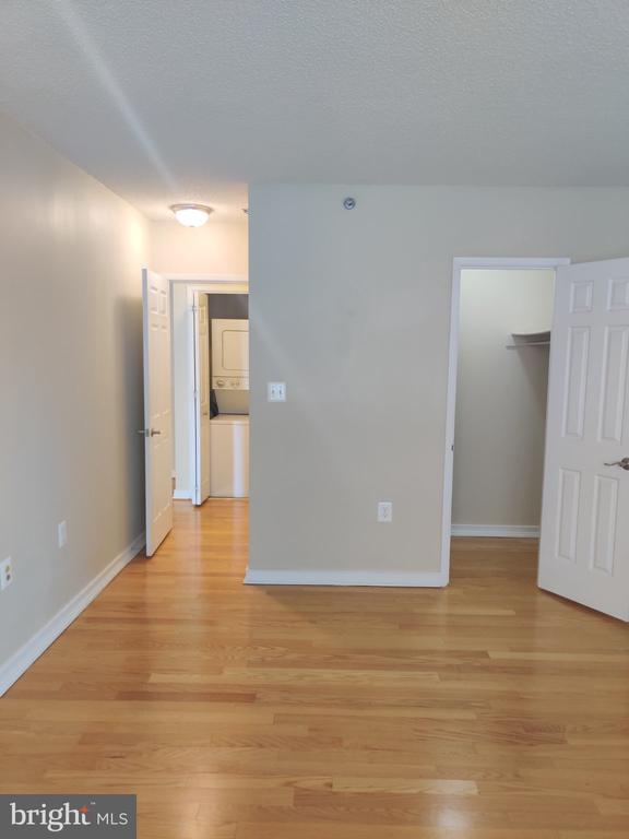 4801 FAIRMONT AVENUE Unit: 301