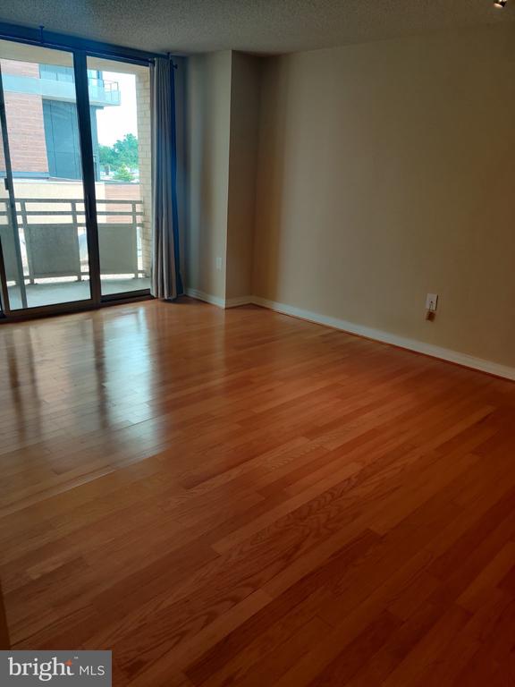 4801 FAIRMONT AVENUE Unit: 301