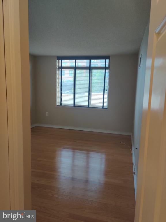 4801 FAIRMONT AVENUE Unit: 301