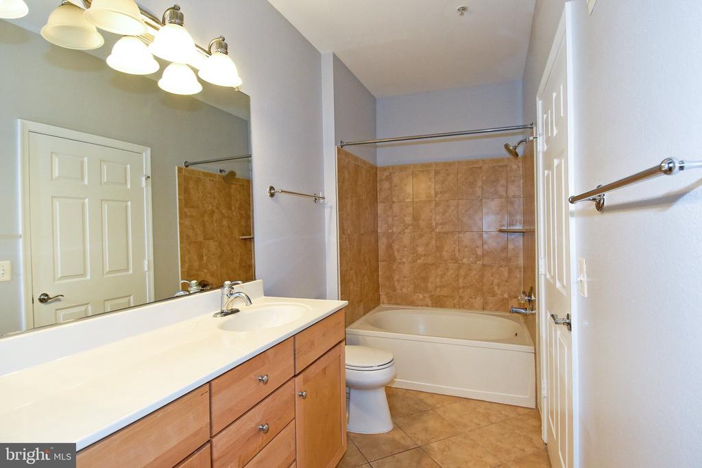 11800 OLD GEORGETOWN ROAD Unit: 1330