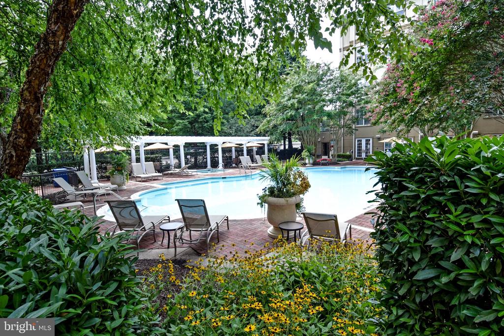 11800 OLD GEORGETOWN ROAD Unit: 1330