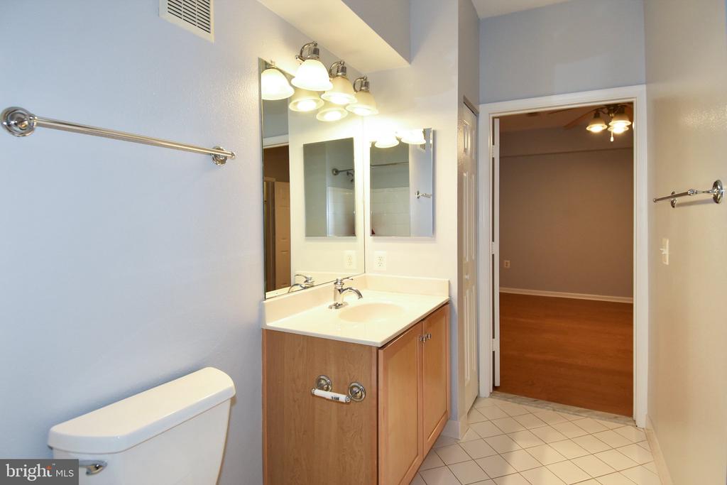 11800 OLD GEORGETOWN ROAD Unit: 1330