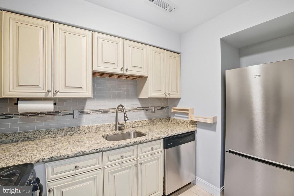 2105 WALSH VIEW TERRACE Unit: 15-301
