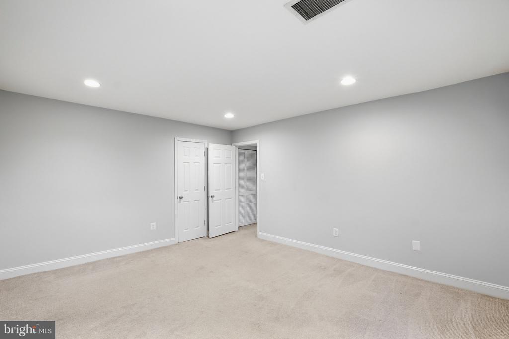 2105 WALSH VIEW TERRACE Unit: 15-301