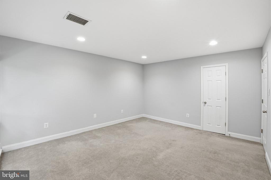 2105 WALSH VIEW TERRACE Unit: 15-301