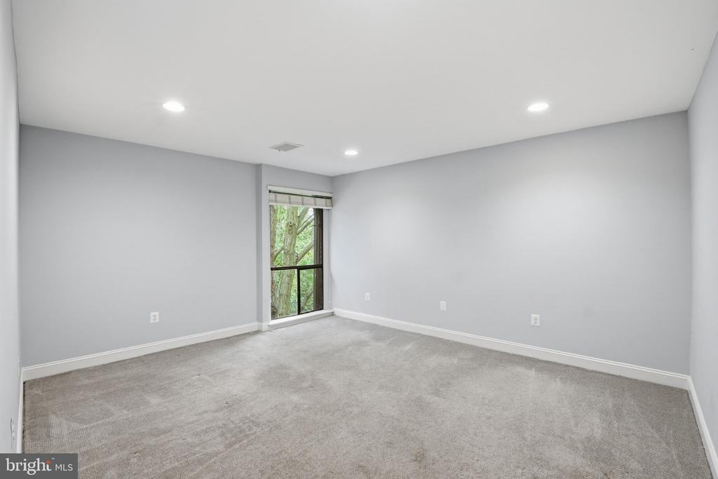 2105 WALSH VIEW TERRACE Unit: 15-301