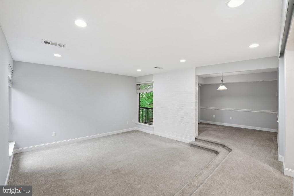 2105 WALSH VIEW TERRACE Unit: 15-301