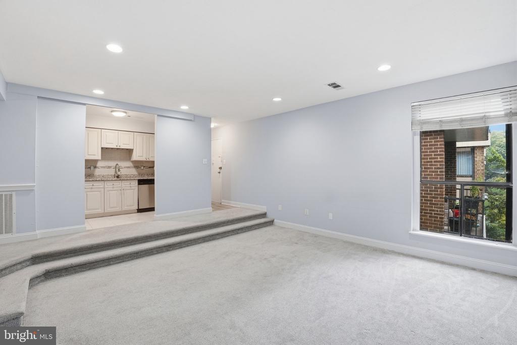 2105 WALSH VIEW TERRACE Unit: 15-301