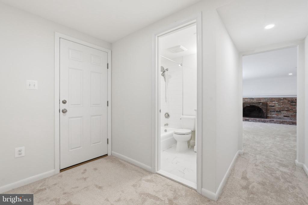 14909 WATERWAY DRIVE