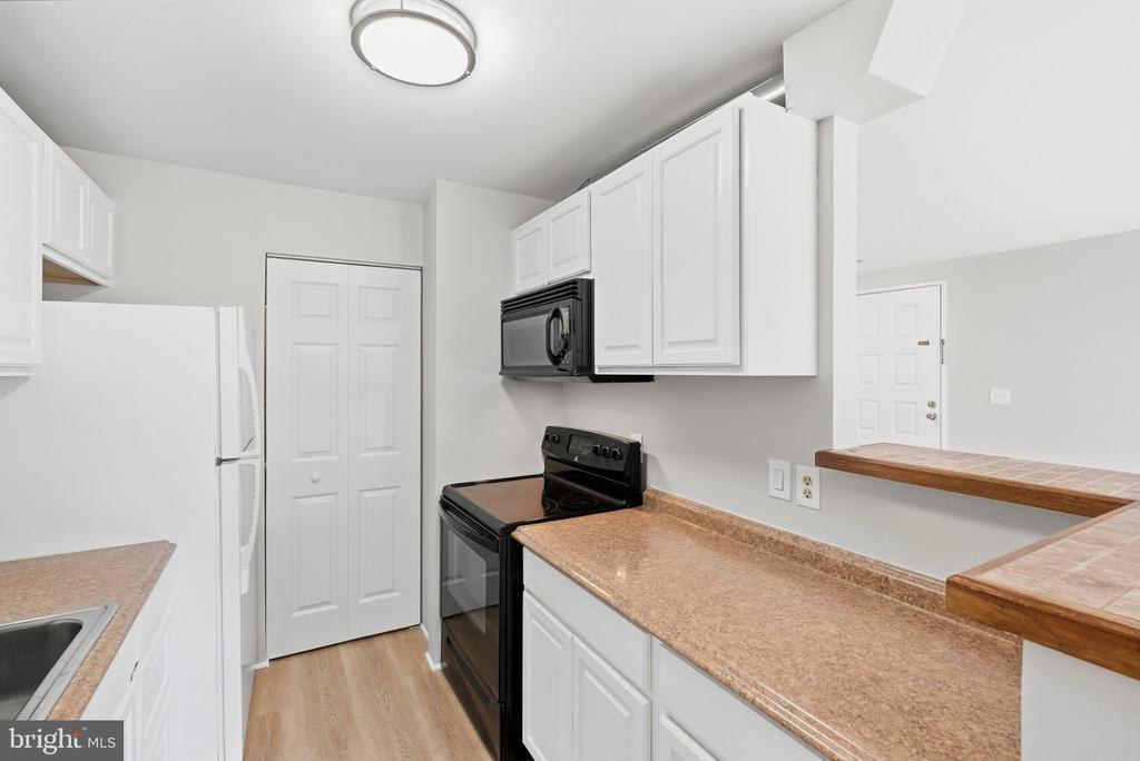 13121 WONDERLAND WAY Unit: 13-138