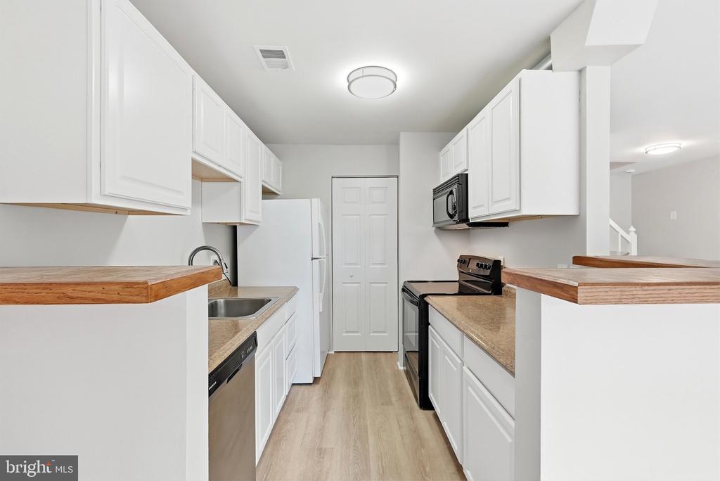 13121 WONDERLAND WAY Unit: 13-138