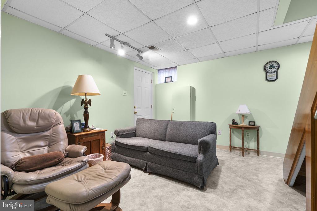 9804 DAMERON DRIVE