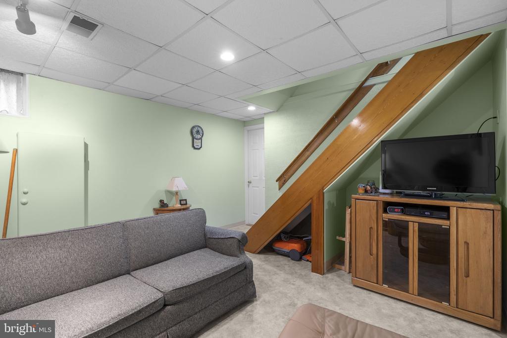 9804 DAMERON DRIVE