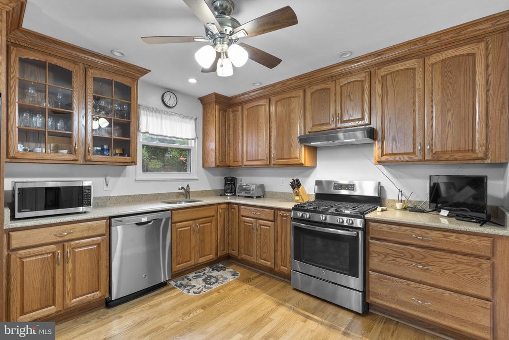 9804 DAMERON DRIVE