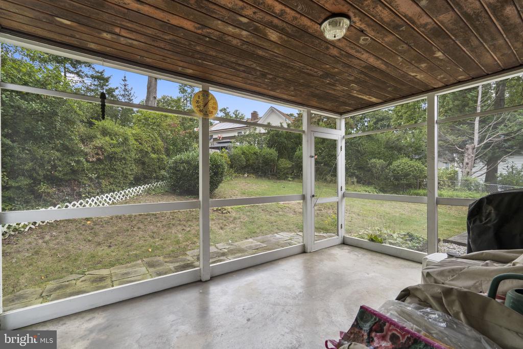 9804 DAMERON DRIVE