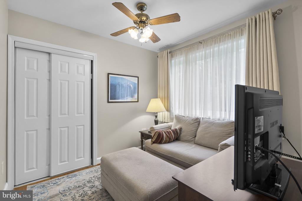9804 DAMERON DRIVE