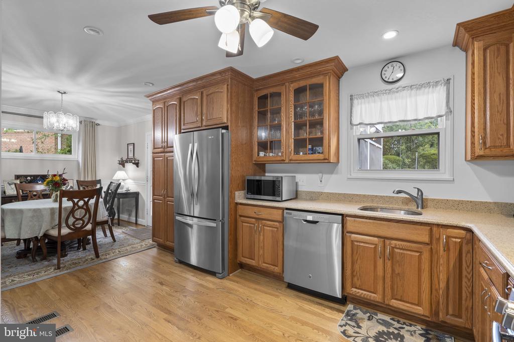 9804 DAMERON DRIVE