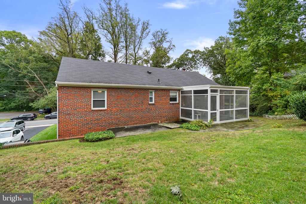 9804 DAMERON DRIVE