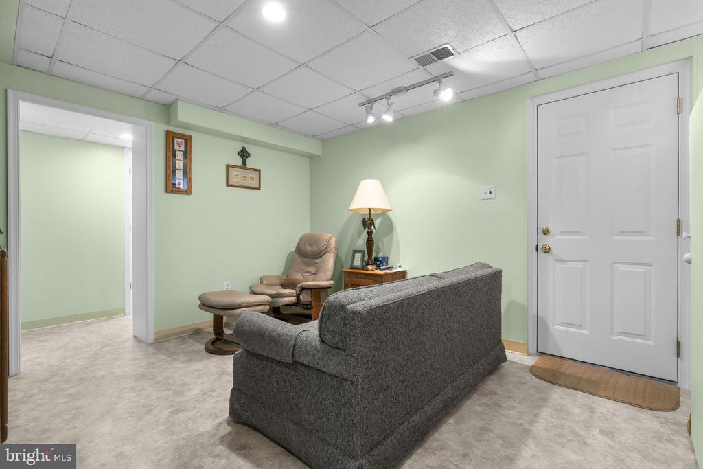 9804 DAMERON DRIVE