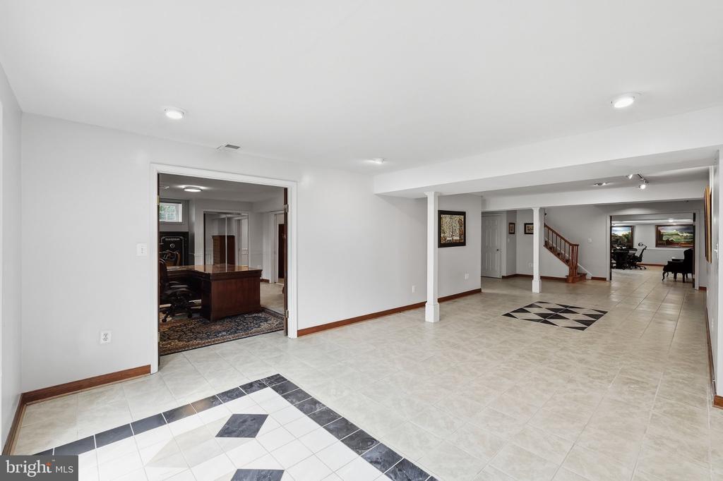 13010 BOSWELL COURT