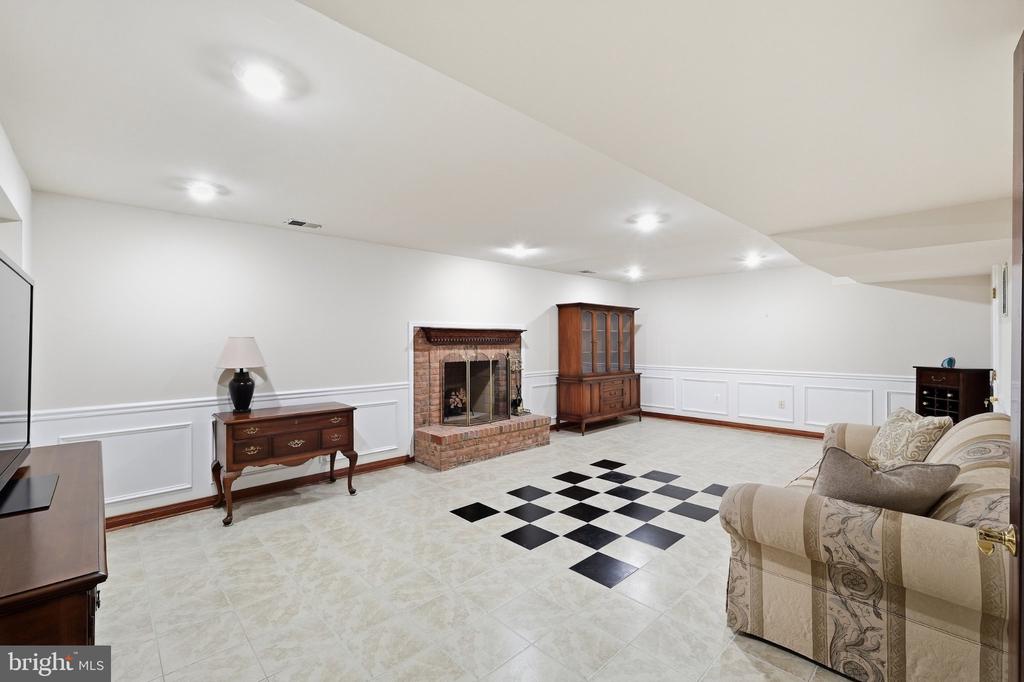 13010 BOSWELL COURT