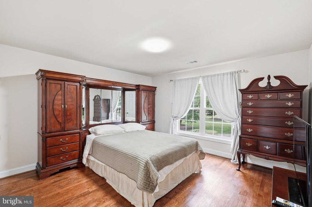 13010 BOSWELL COURT