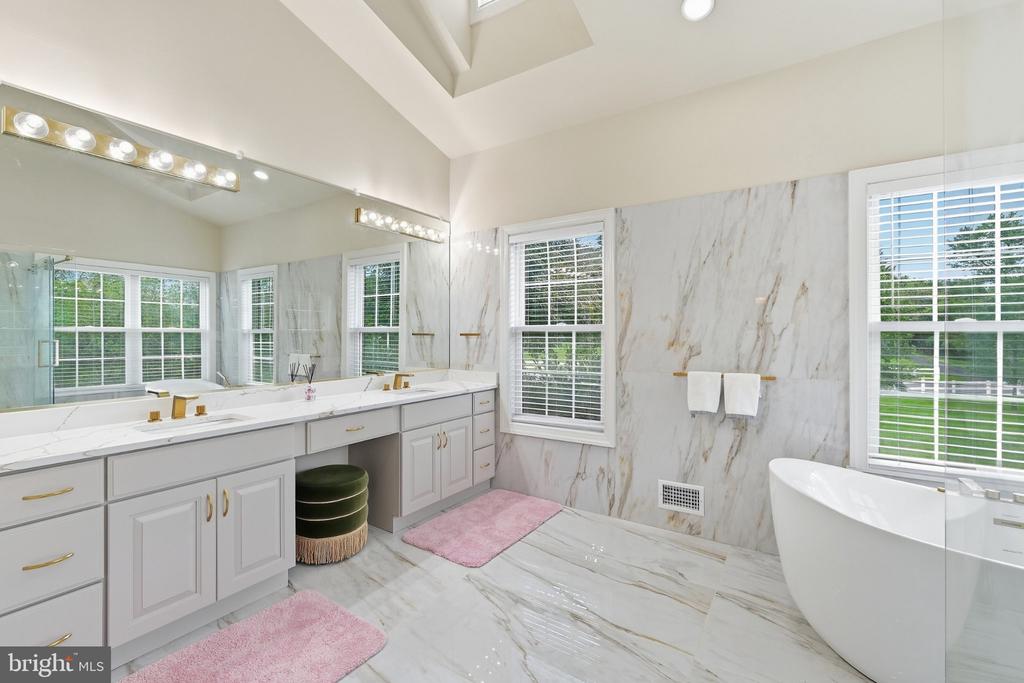 13010 BOSWELL COURT