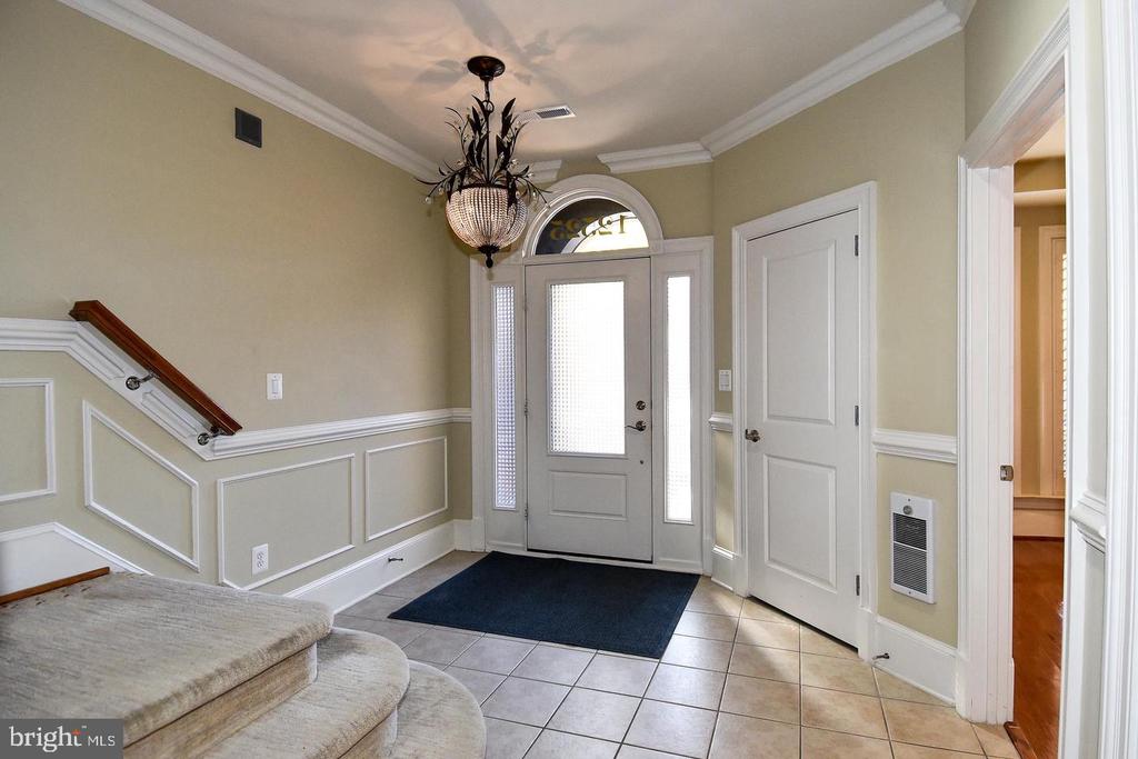 12525 LINDA VIEW LANE
