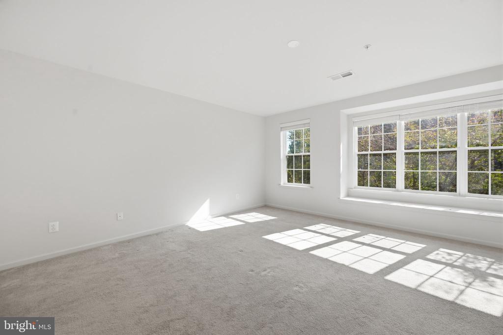 22956 SPICEBUSH DRIVE Unit: 1411