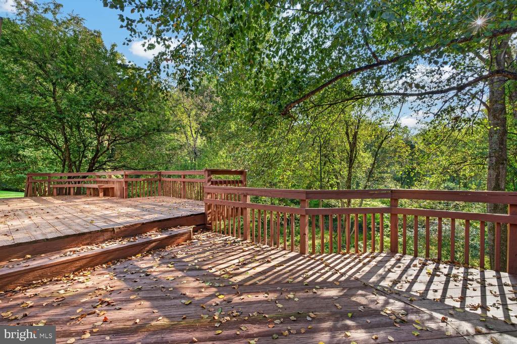 2512 LOCUSTWOOD PLACE