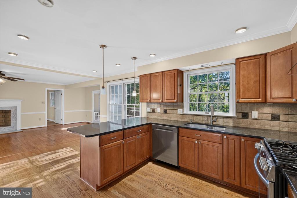 2512 LOCUSTWOOD PLACE
