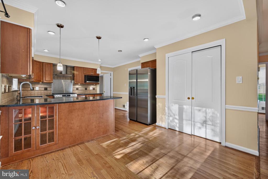 2512 LOCUSTWOOD PLACE
