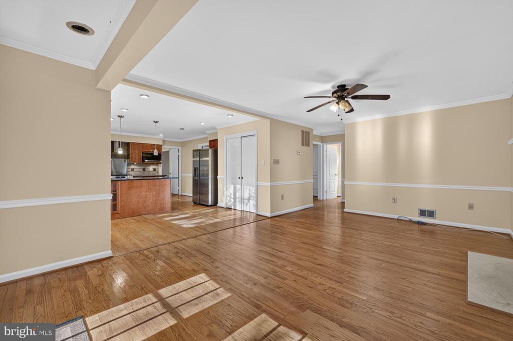 2512 LOCUSTWOOD PLACE