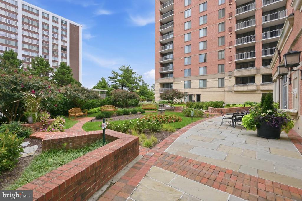 11710 OLD GEORGETOWN ROAD Unit: 127