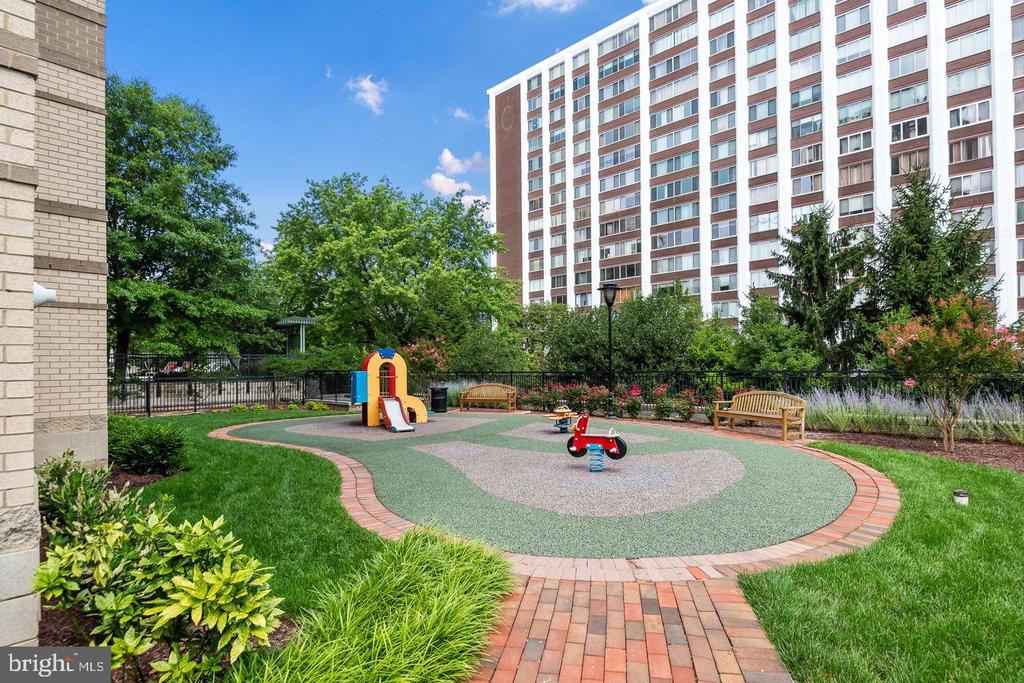 11710 OLD GEORGETOWN ROAD Unit: 127