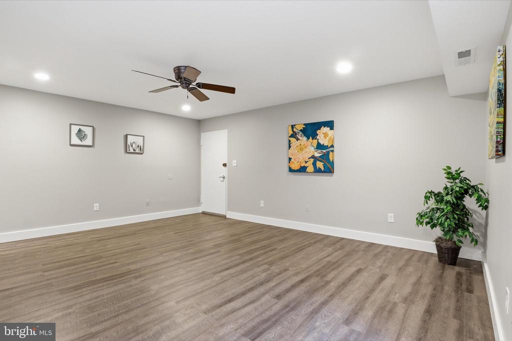8618 MANCHESTER ROAD Unit: 4