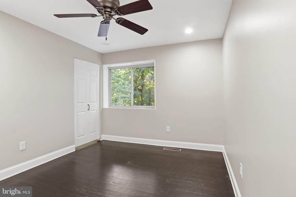 8618 MANCHESTER ROAD Unit: 4