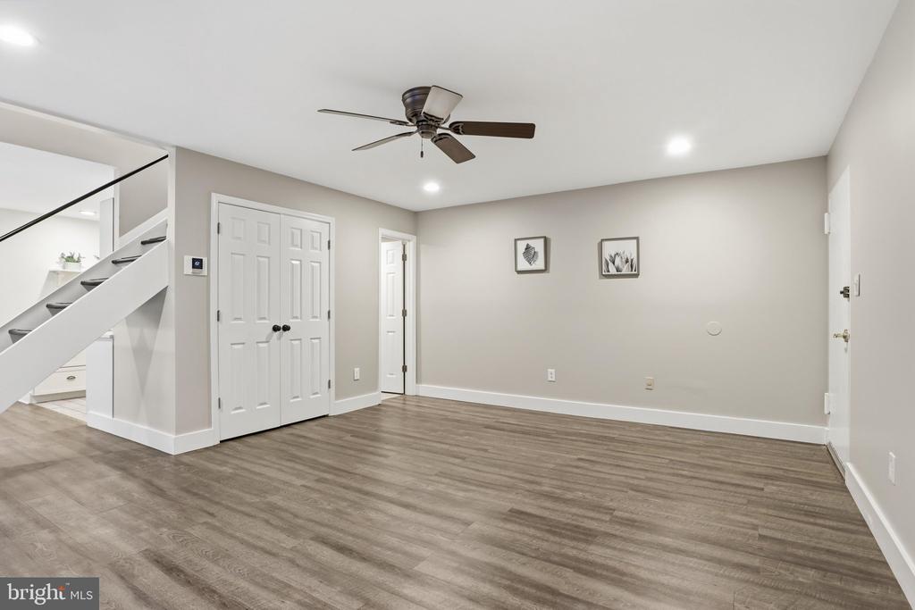 8618 MANCHESTER ROAD Unit: 4