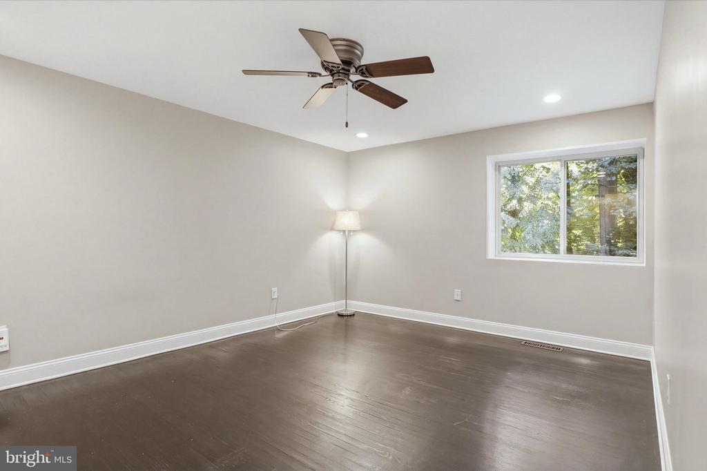 8618 MANCHESTER ROAD Unit: 4