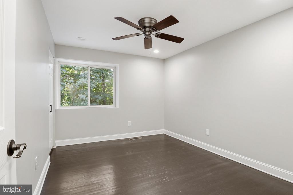 8618 MANCHESTER ROAD Unit: 4