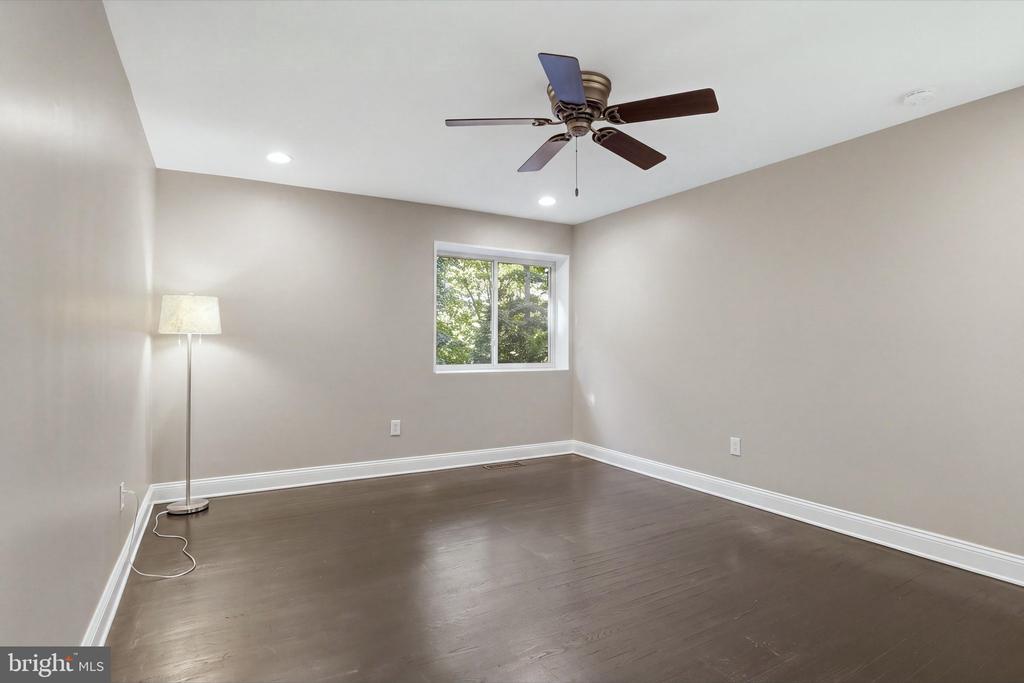 8618 MANCHESTER ROAD Unit: 4