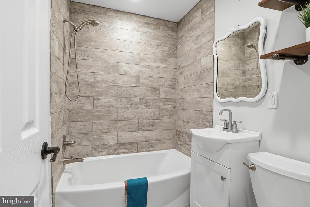 8618 MANCHESTER ROAD Unit: 4
