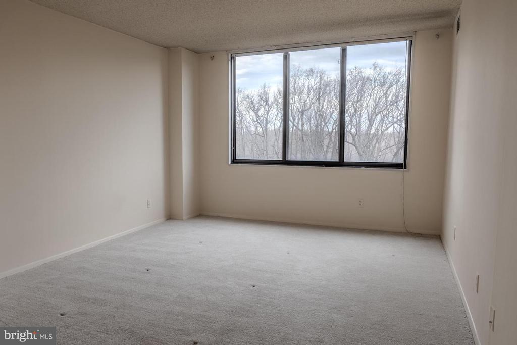 5225 POOKS HILL ROAD Unit: 1016N