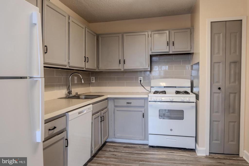 5225 POOKS HILL ROAD Unit: 1016N