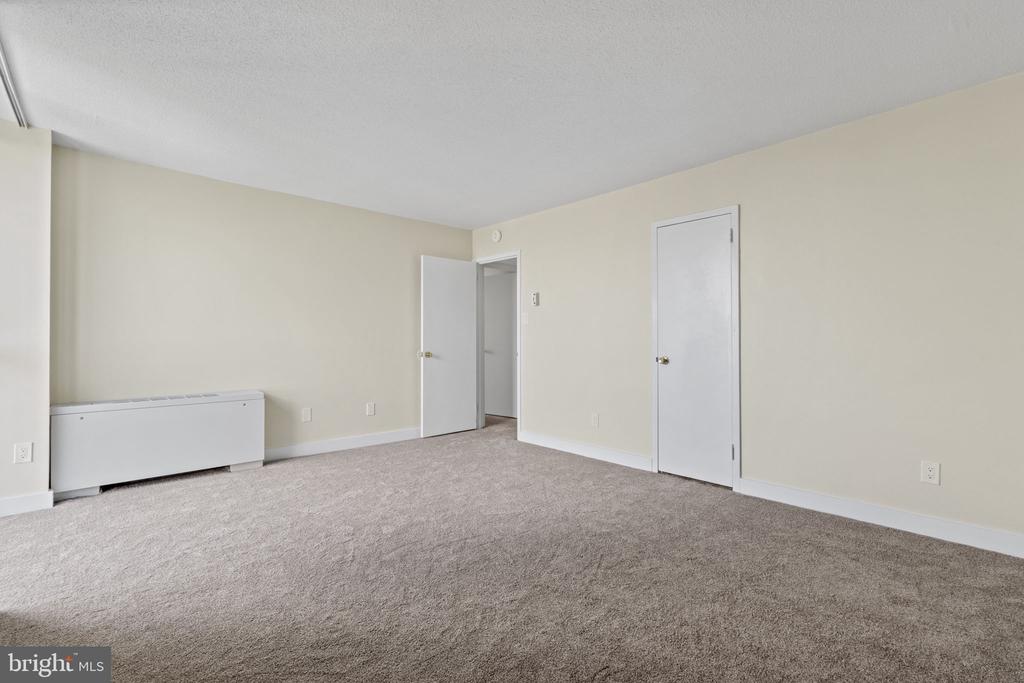6100 WESTCHESTER PARK DRIVE Unit: T41704