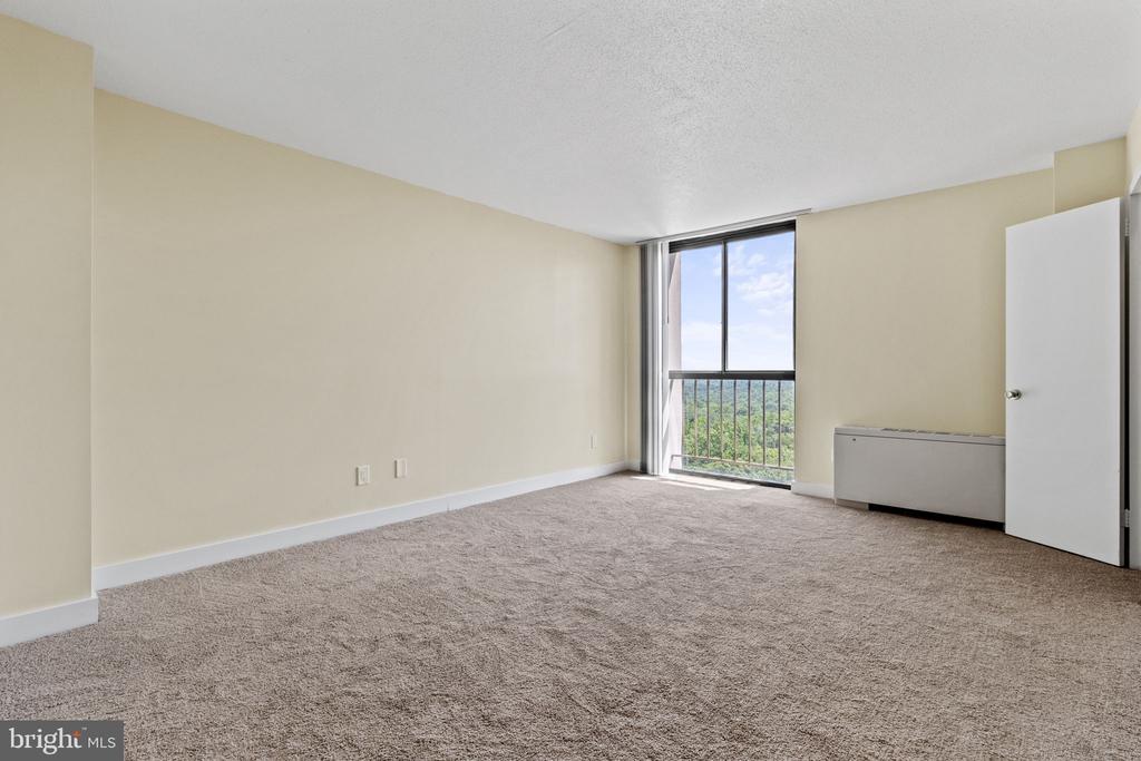 6100 WESTCHESTER PARK DRIVE Unit: T41704