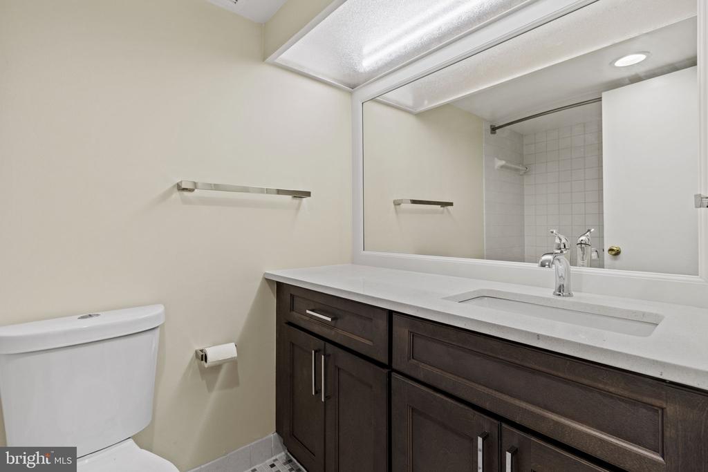 6100 WESTCHESTER PARK DRIVE Unit: T41704