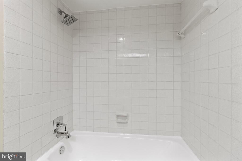 6100 WESTCHESTER PARK DRIVE Unit: T41704