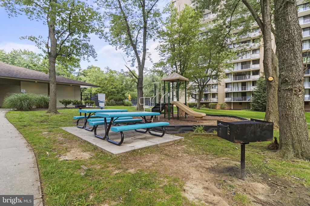6100 WESTCHESTER PARK DRIVE Unit: T41704