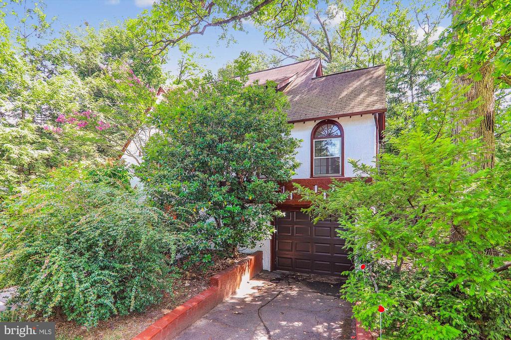 4201 QUEENSBURY ROAD